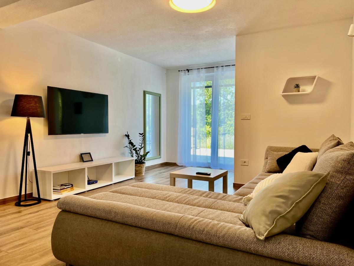 Apartment Zen Zgornje Skofije Ngoại thất bức ảnh