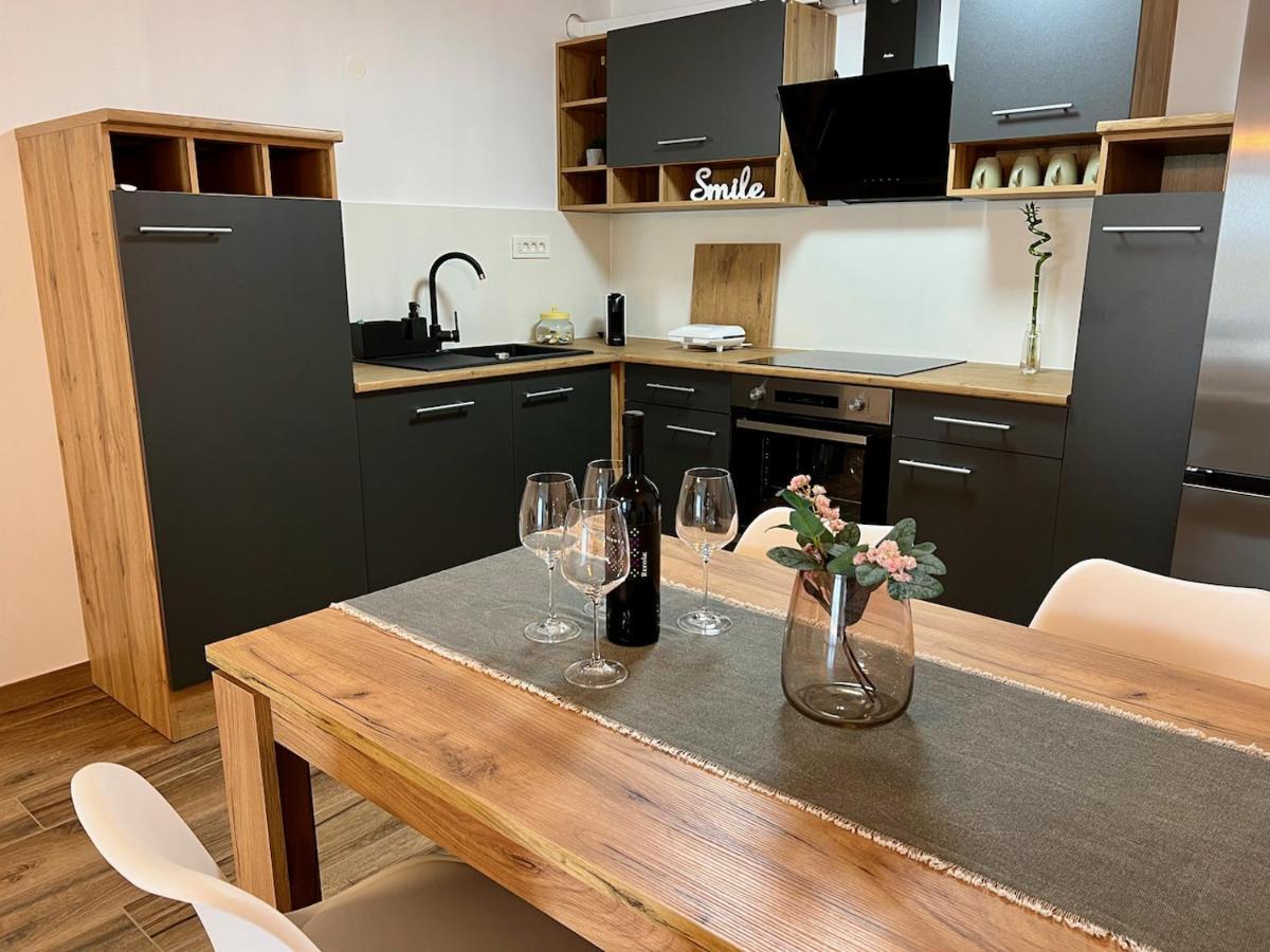 Apartment Zen Zgornje Skofije Ngoại thất bức ảnh