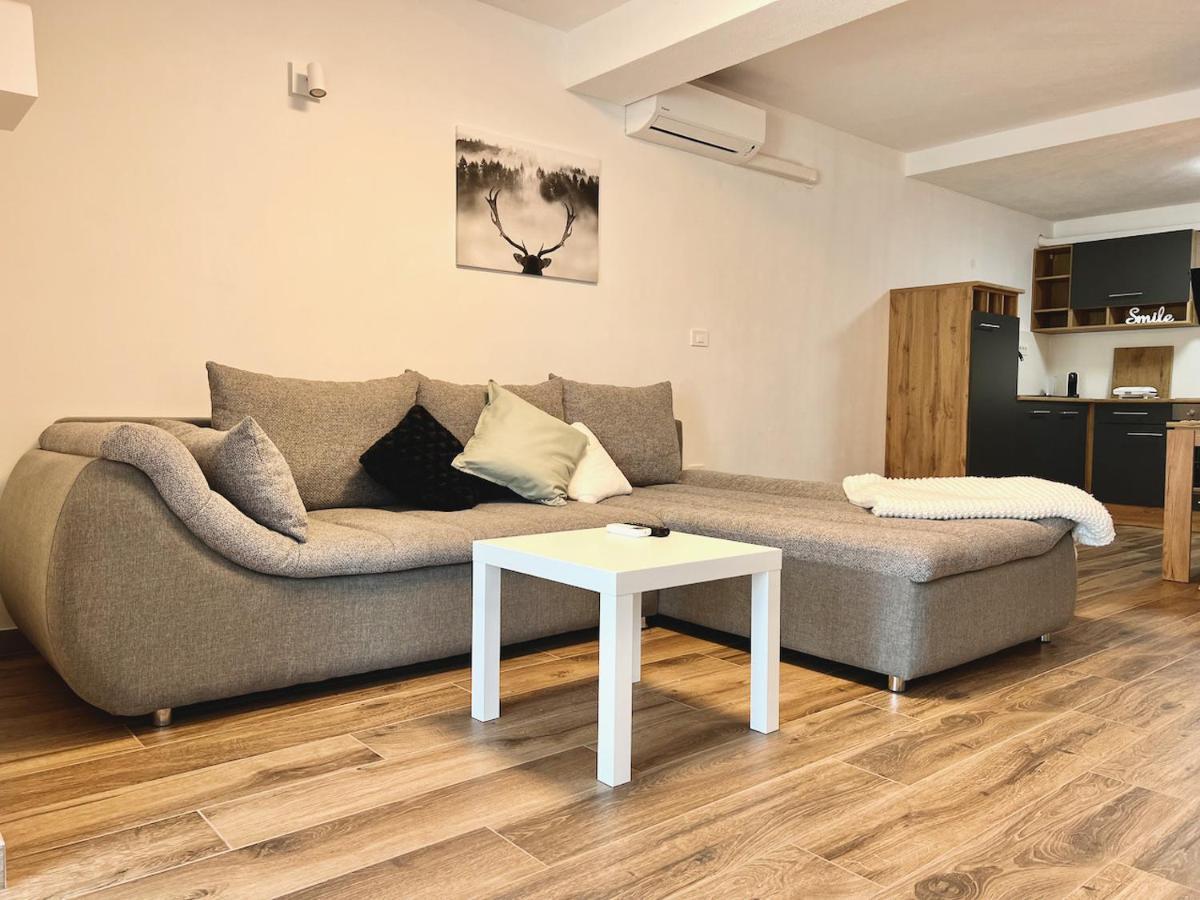 Apartment Zen Zgornje Skofije Ngoại thất bức ảnh