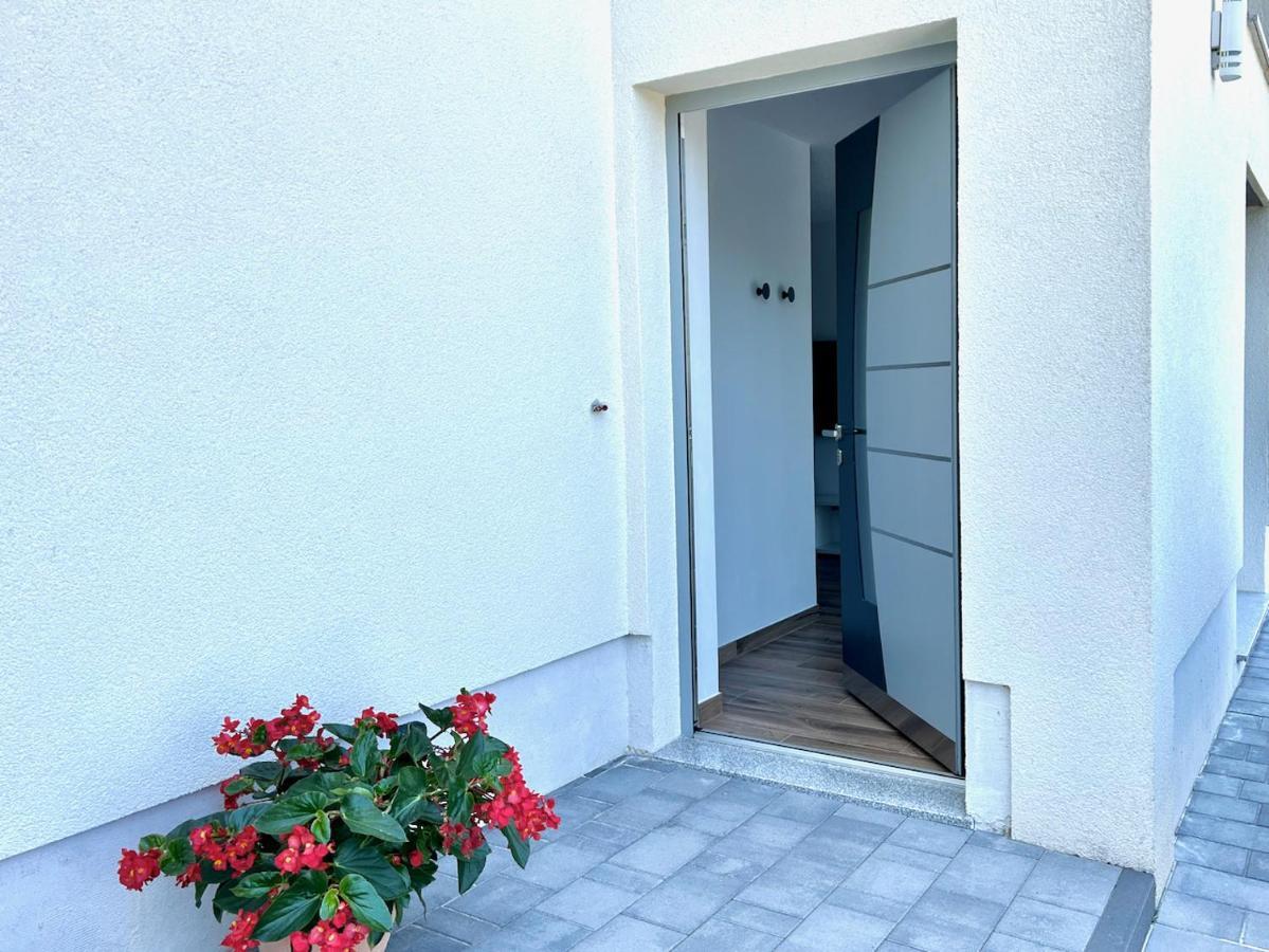 Apartment Zen Zgornje Skofije Ngoại thất bức ảnh